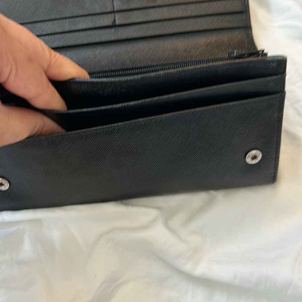 Classy Prada black saffiano leather long wallet - Picture 2 of 5